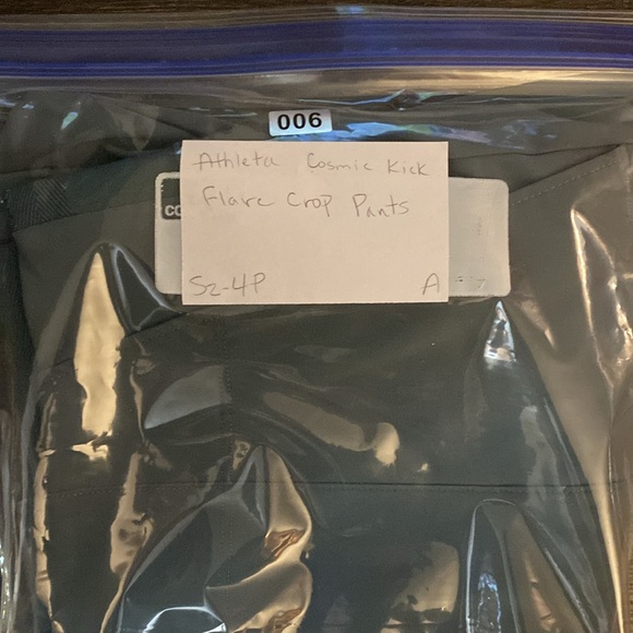 Athleta Cosmic Kick Flare Crop Athletic Pants Size 4P - Picture 8 of 8